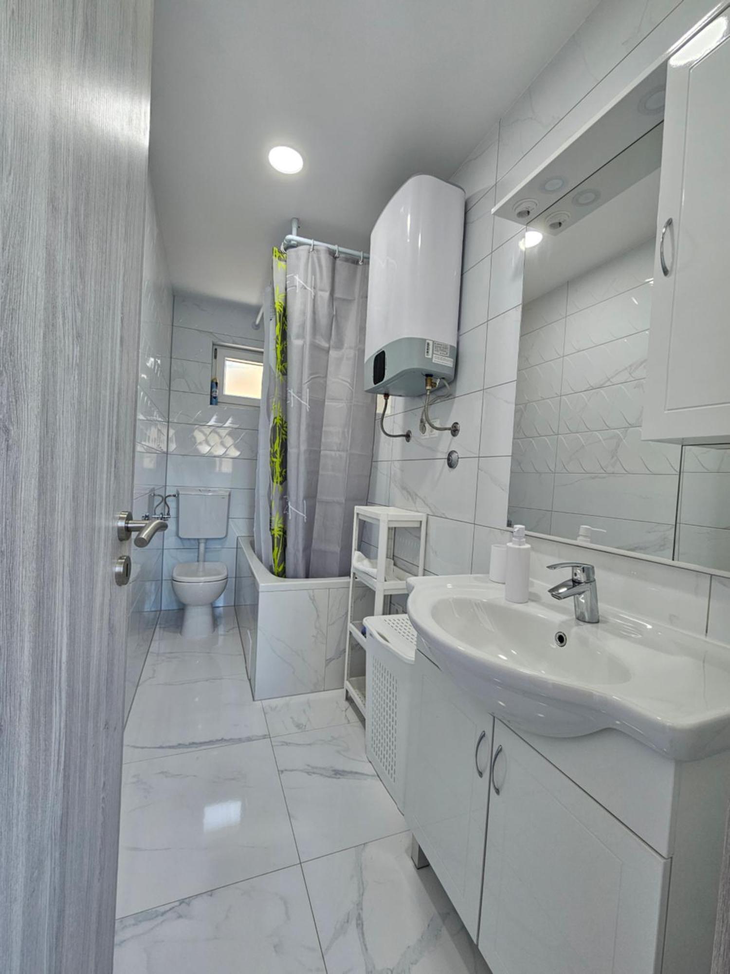Apartments Lucin Великі-Дрвеник Екстер'єр фото